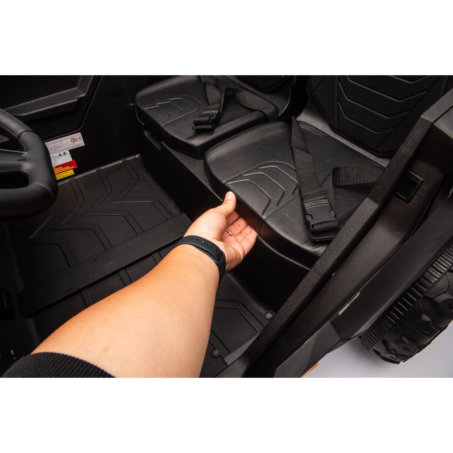 24V Licensed WildCat Arctic Cat Kids Electric Buggy – Two Seater Ride-On Beach Buggy UTV – Gold