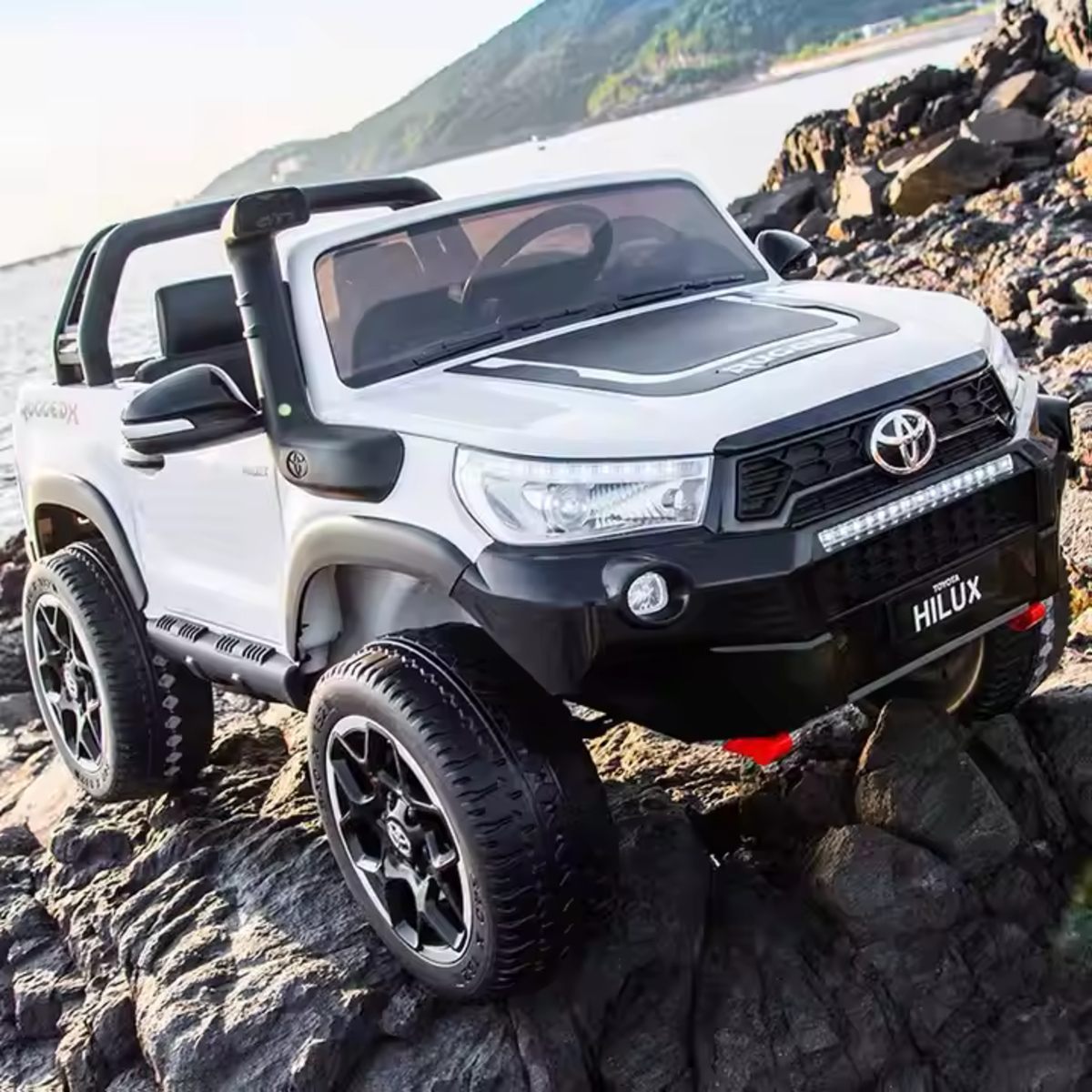24v Ride On Toyota Hilux 4WD 800W Combine power-White