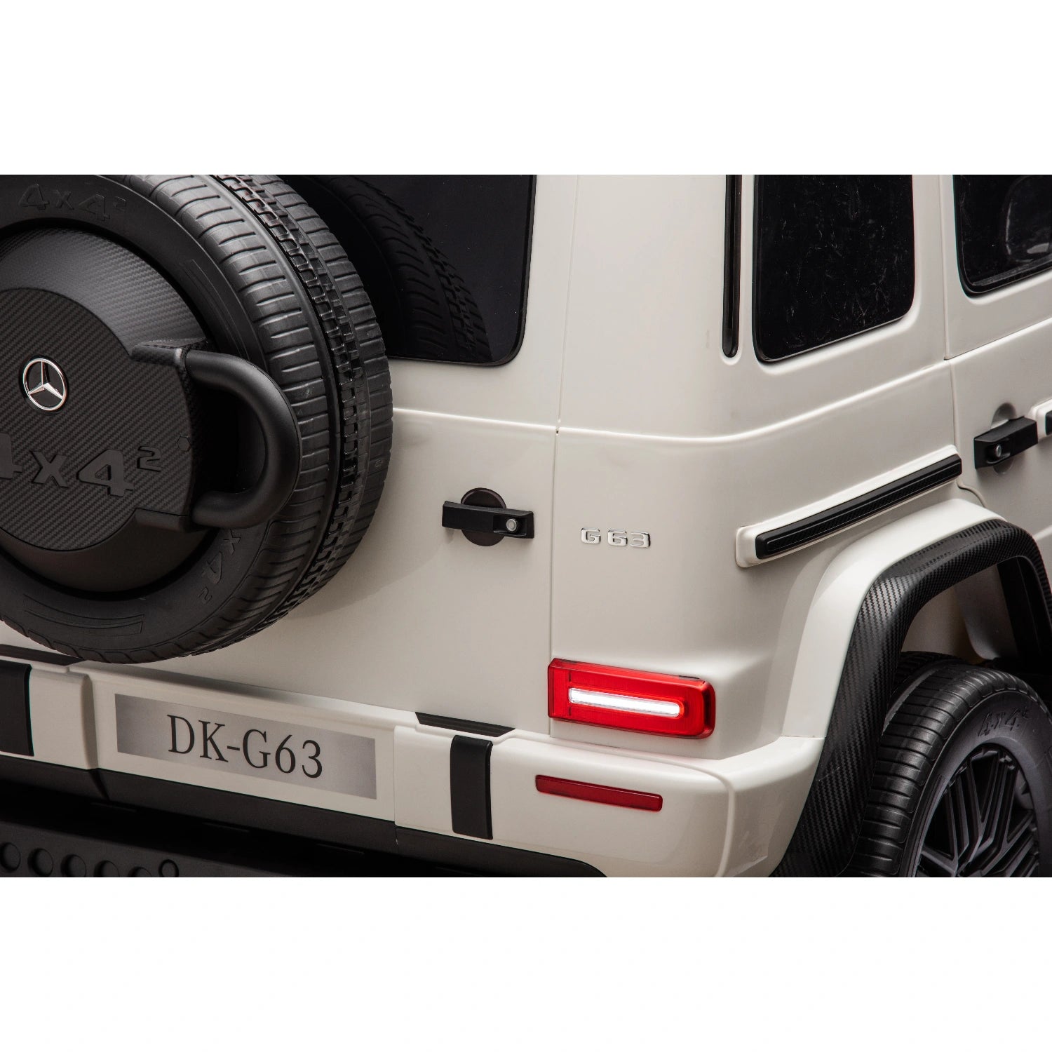 White Licensed Double Seat Mercedes-Benz Kids Ride On Car G63 with RC, 24v 14ah, 800W